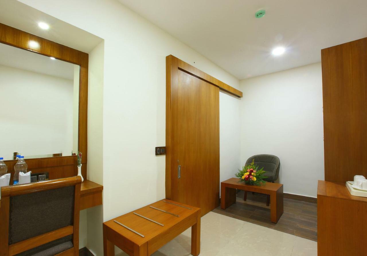 Hotel Rohini International Kallar  Exterior photo