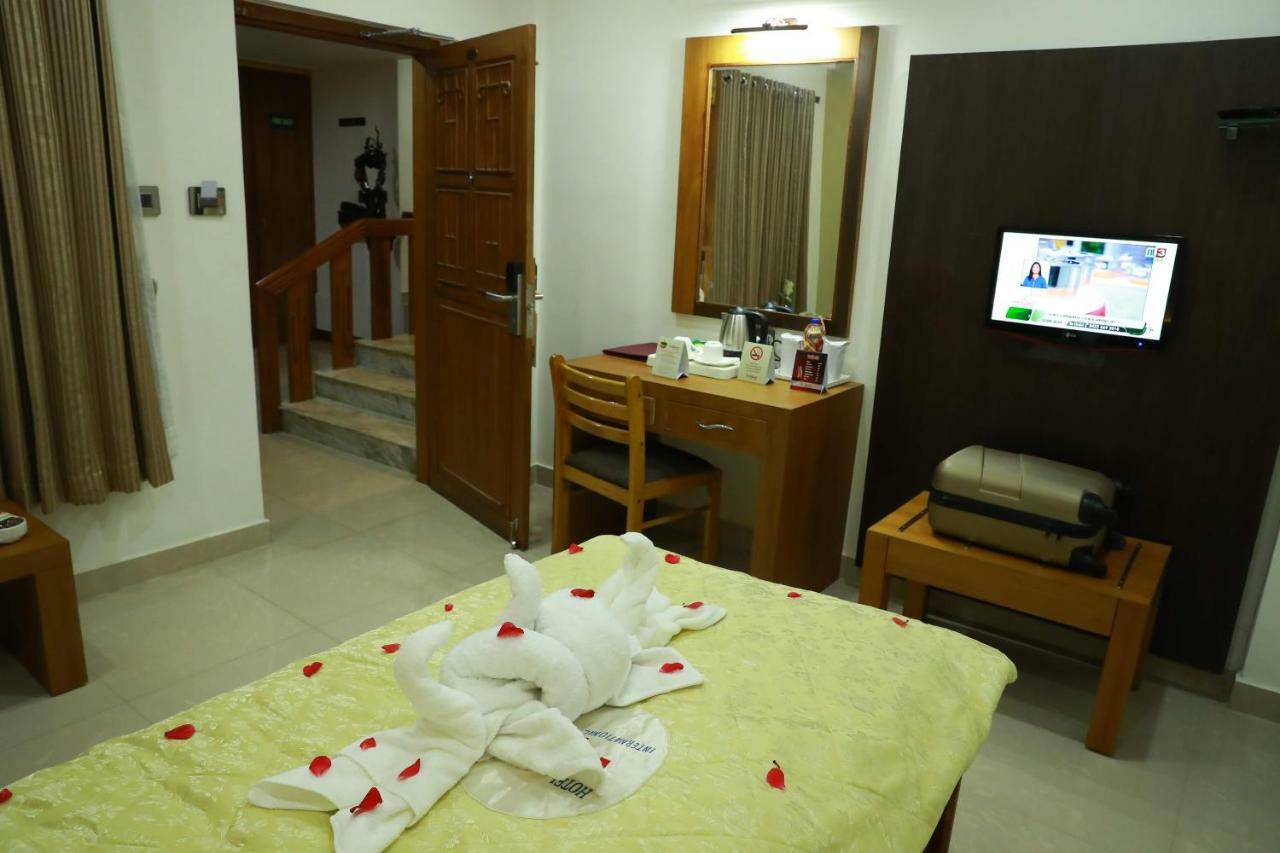 Hotel Rohini International Kallar  Exterior photo