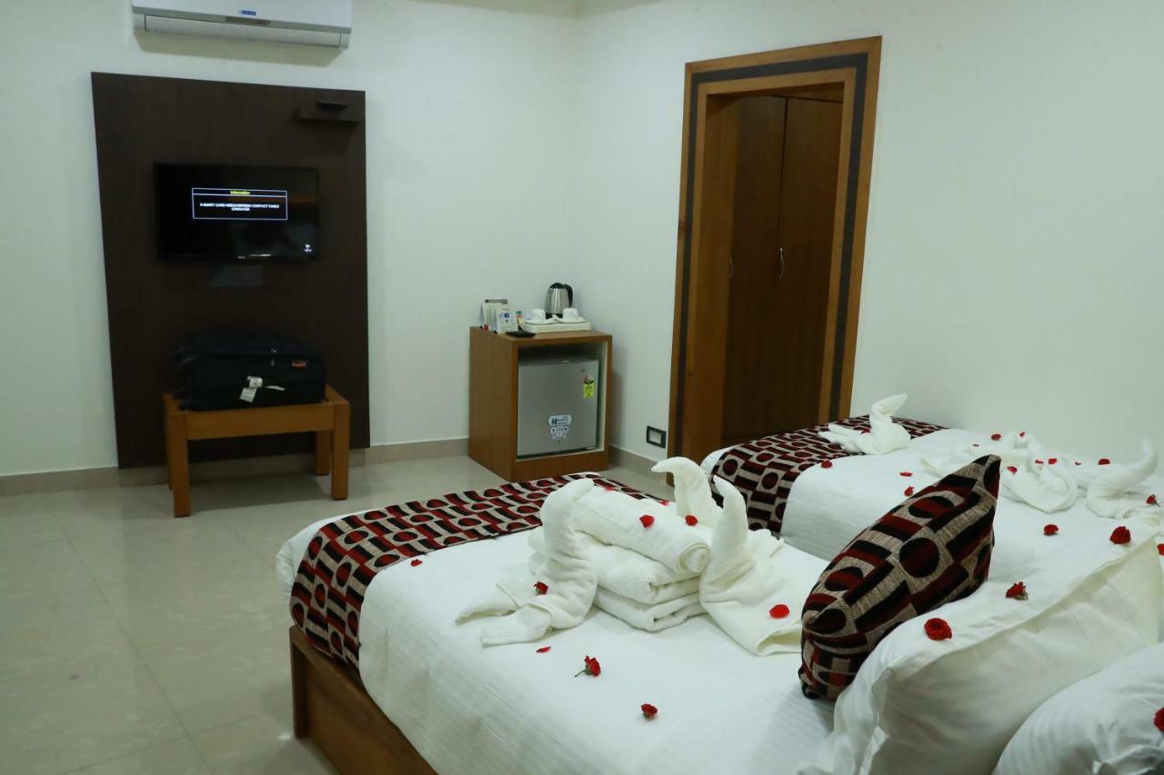 Hotel Rohini International Kallar  Exterior photo