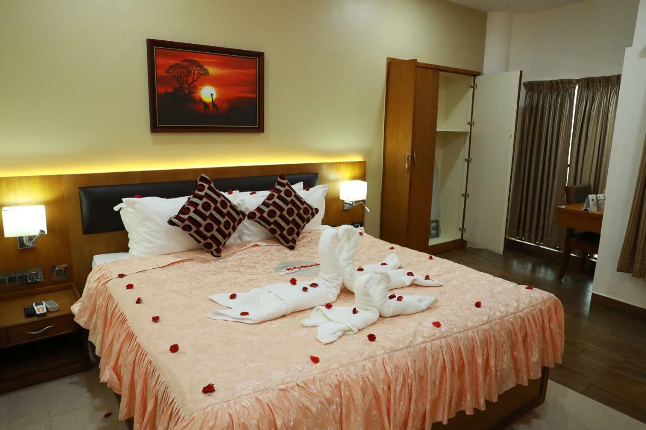 Hotel Rohini International Kallar  Exterior photo
